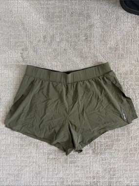 ASRV DSG-W026 AEROTEX™ SIDE SPLIT RUN SHORT Size Large in Olive Like new